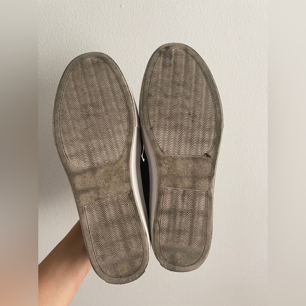 Sneakers - Picture 6 of 6